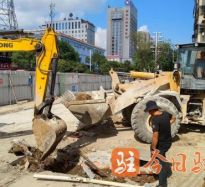 肥逼老女人高温下的坚守｜道路建设者用汗水铺就畅通路